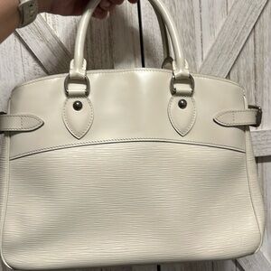 Louis Vuitton Epi Leather Passey handbag